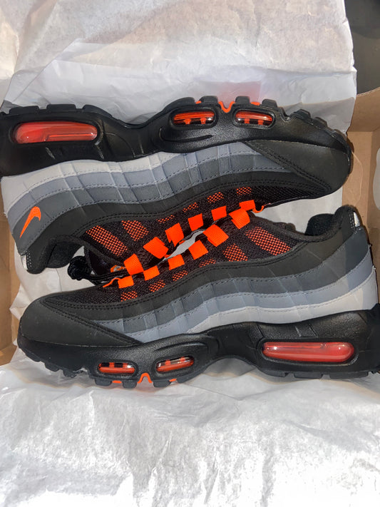 Air Max 95 Hyper Crimson